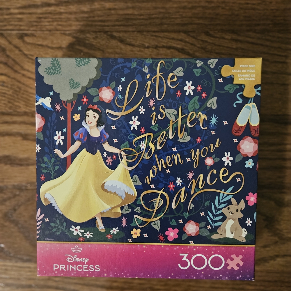 Disney Princess Snow White Puzzle - Blue and Yellow